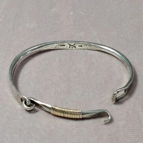 Small Cuff/Bracelet - Picture 3 of 12